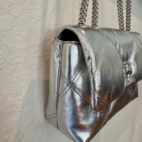 New Tory Burch Kira Metallic Diamond Quilt Convertible Shoulder Bag Purse Silver - Picture 4 of 13